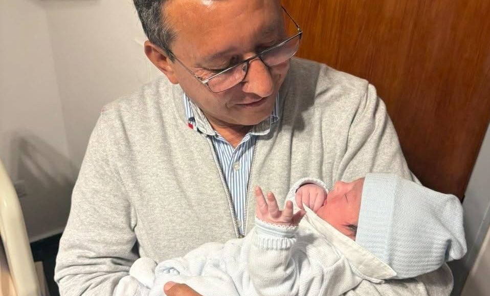 Darío Monteros celebró el nacimiento de su nieto Francisco en las redes sociales - El Federalista