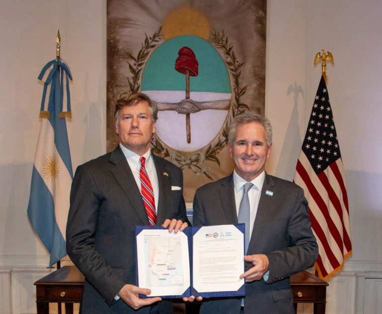 Pablo Quirno y Christopher Landau en el lanzamiento del Corredor Andes-Atlántico en Nueva York