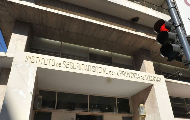 Falsos empleados del IPSST engañaron a una jubilada y le sacaron $10 millones