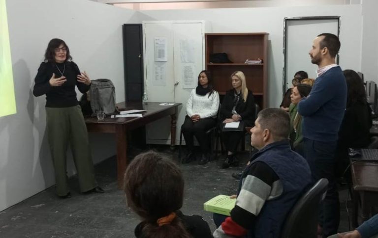 La Corte Suprema tucumana lanzó el programa “Jueces en la Escuela” para prevenir delitos digitales y adicciones en adolescentes
