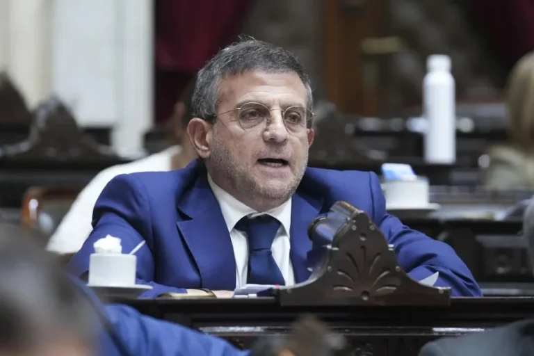 Las declaraciones juradas de Carlos Cisneros: inconsistencias en inmuebles, bienes que desaparecen y una sociedad de $338 millones