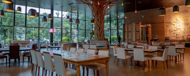 Una factura de casi $100 millones encendió la alarma entre hoteles y gastronómicos de Tucumán por el costo de la luz