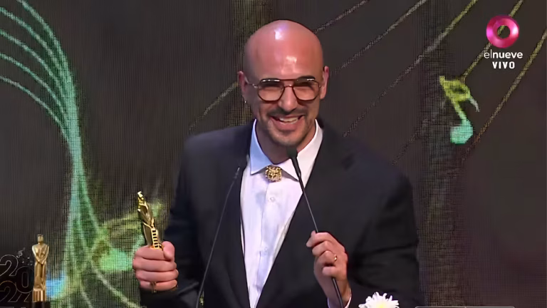 Abel Pintos se consagró con el Martín Fierro de Oro de la Música en la primera edición de los premios