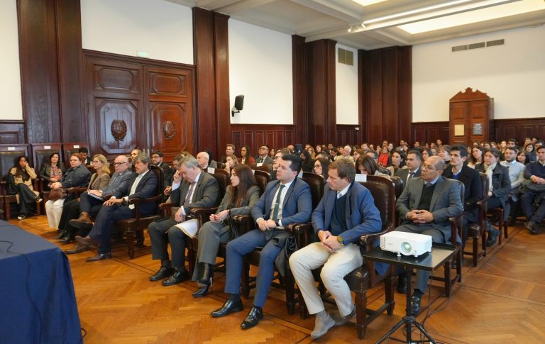 El futuro llegó hace rato: Furor entre los jueces tucumanos por un curso sobre Inteligencia Artificial