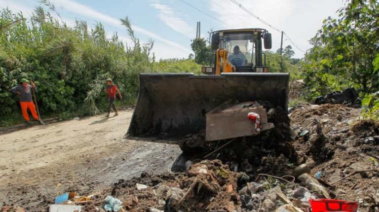 Tafí Viejo aplicó multas a vehículos que arrojaron basura en la vía pública