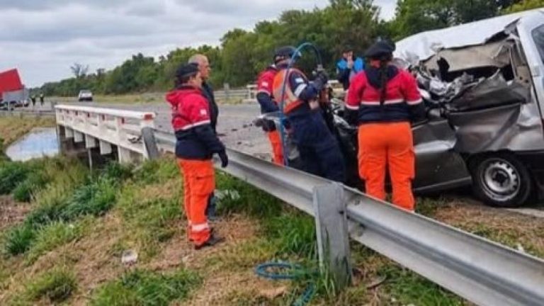 Dos policías murieron en un choque frontal en la Ruta Nacional 9 a la altura de Benjamín Paz
