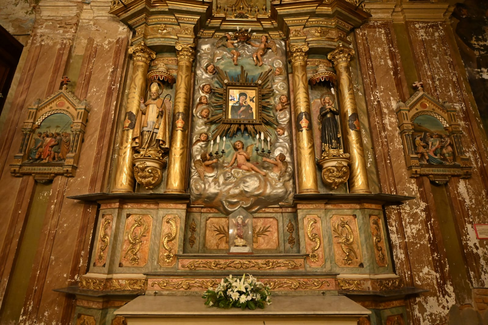 San Francisco retablo lateral revoque pendiente 2026