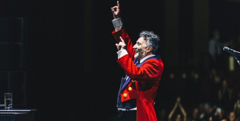 Fito Páez llega esta noche a Central Córdoba con el “Sale el Sol Tour 2026”