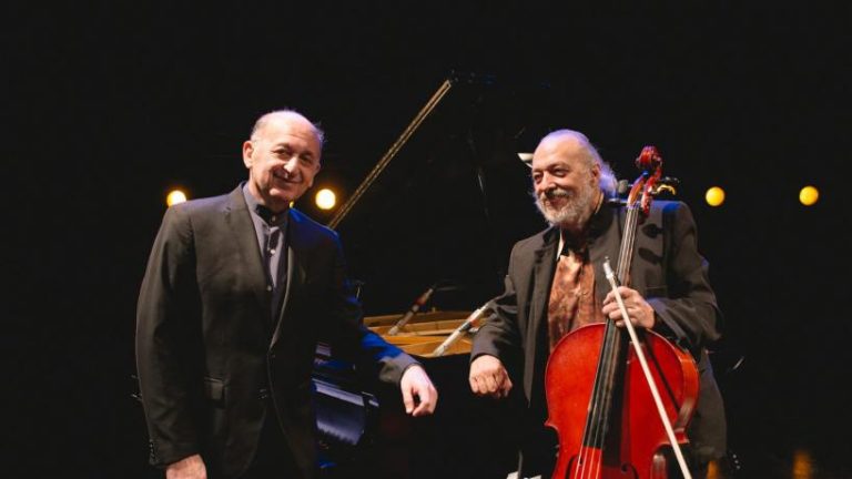 Gustavo Pláate con el violonchelo junto a Mauricio Guzmán al piano