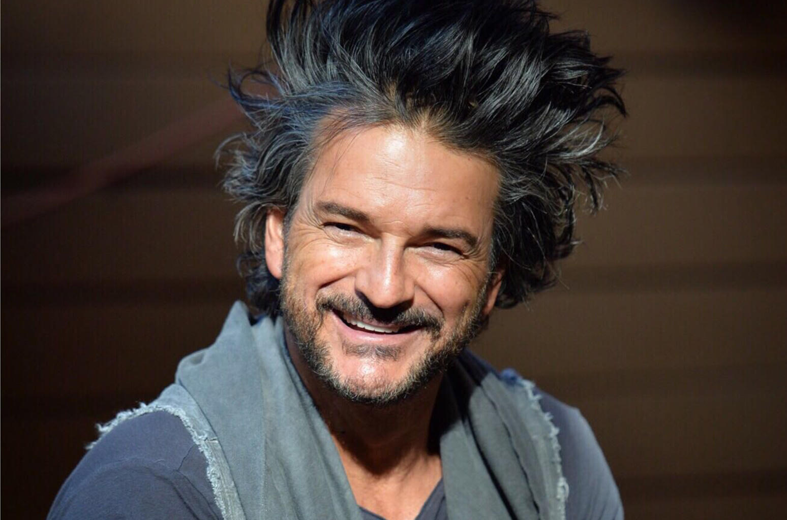 Video: Ricardo Arjona le regaló un Volkswagen a Pocho, el taxista que inspiró su canción - El Federalista